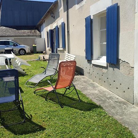 Maison Plain Pied, 2 Chambres, Longere Typique , Fraiche, Dans Bourg Avec Tous Commerces Luçay-le-Mâle Exterior foto