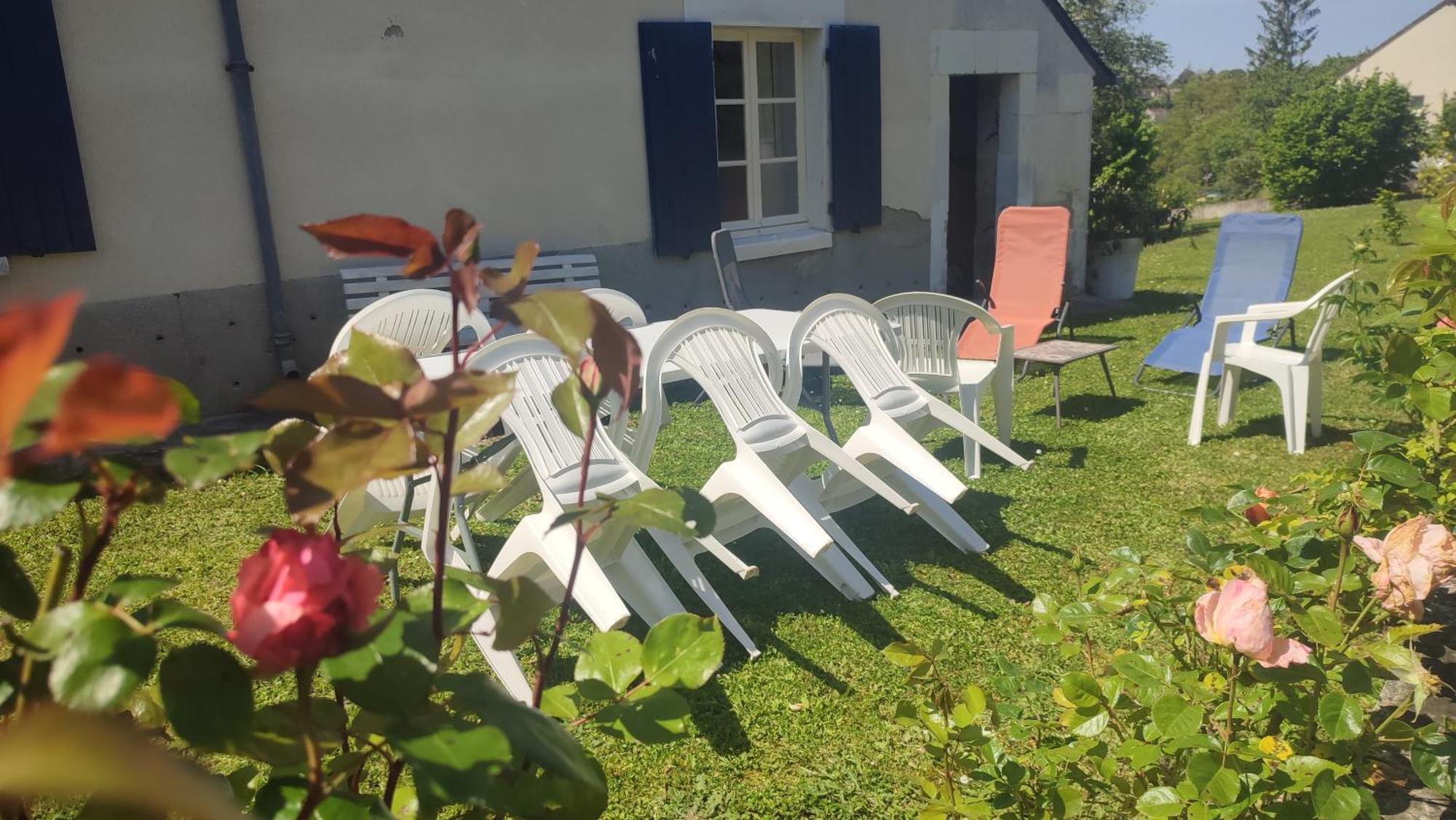 Maison Plain Pied, 2 Chambres, Longere Typique , Fraiche, Dans Bourg Avec Tous Commerces Luçay-le-Mâle Exterior foto