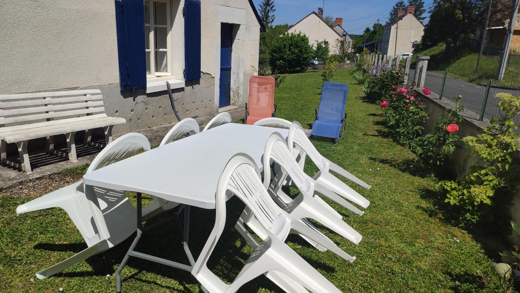 Maison Plain Pied, 2 Chambres, Longere Typique , Fraiche, Dans Bourg Avec Tous Commerces Luçay-le-Mâle Exterior foto